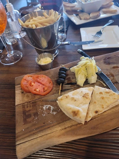 Nosh Restaurant and Wine Lounge photo 9
